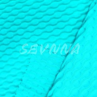 活動 的 な 生活 習慣 に ぴったり な ヨガ 服 の 布 を 探す