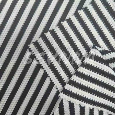 アクティブ で ファッション 的 な 生活 習慣 に ぴったり な ヨガ 服 の 布 を 選べ