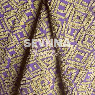 持続可能なファッションの浴衣コレクションのためにリサイクルされた浴衣布