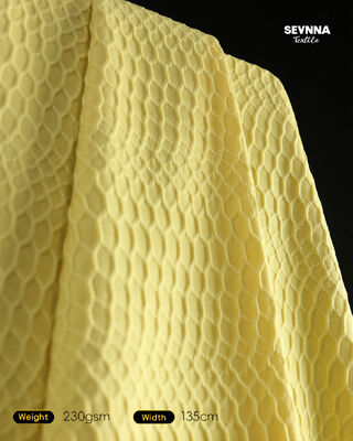 環境基準を満たすように開発された、水着コレクション向けの優れた耐久性と快適性を備えた、環境に優しい水着生地