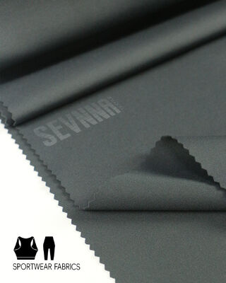 スポーツウェアやカジュアルなアスレチックウェアに適した、優れた快適性、伸縮性、吸湿性を実現するために作られたランニングファブリック