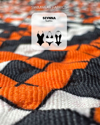 UPF50+の紫外線防止機能とリサイクルナイロン95%を使用した、色落ちしにくい高機能テクスチャースイムウェア生地