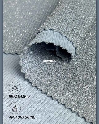 リサイクルナイロン83%のエコフレンドリー水着生地、速乾性・耐塩素性に優れ、サステナブルな水着に最適