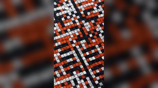 テクスチャードスイム生地: 高伸縮性、通気性。